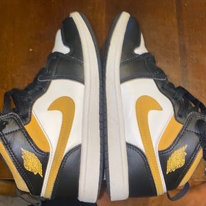 Nike Jordan 1 Mid Pre-school Pollen Black Yellow 640734-177 Size 1.5Y